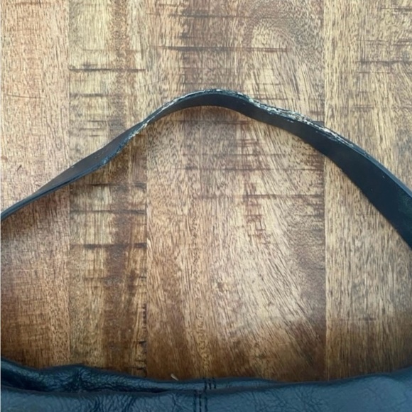 Michael Kors Black Leather Shoulder Bag - Picture 3 of 13